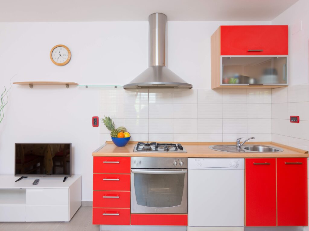 Kitchen with dining area – Manuela Apartments Pula, fully equipped apartment in Pula